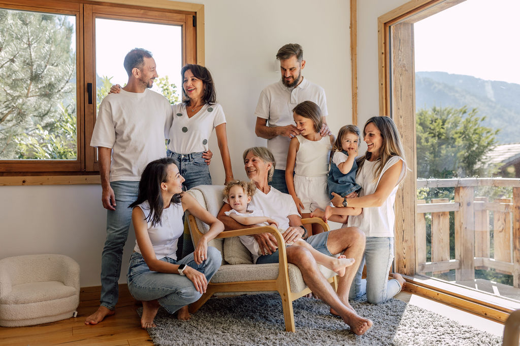 Extended family photo session in Geneva, Switzerland
